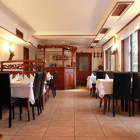 Hotel Family Panorama