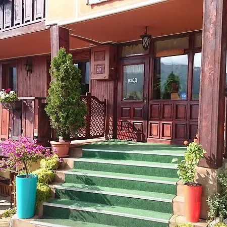 Family Panorama Hotel 2*