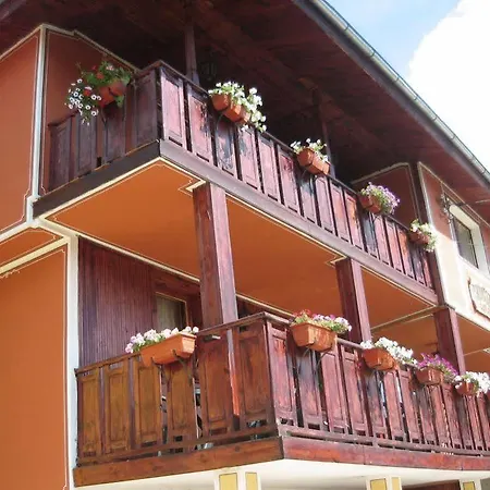 Hotel Family Panorama